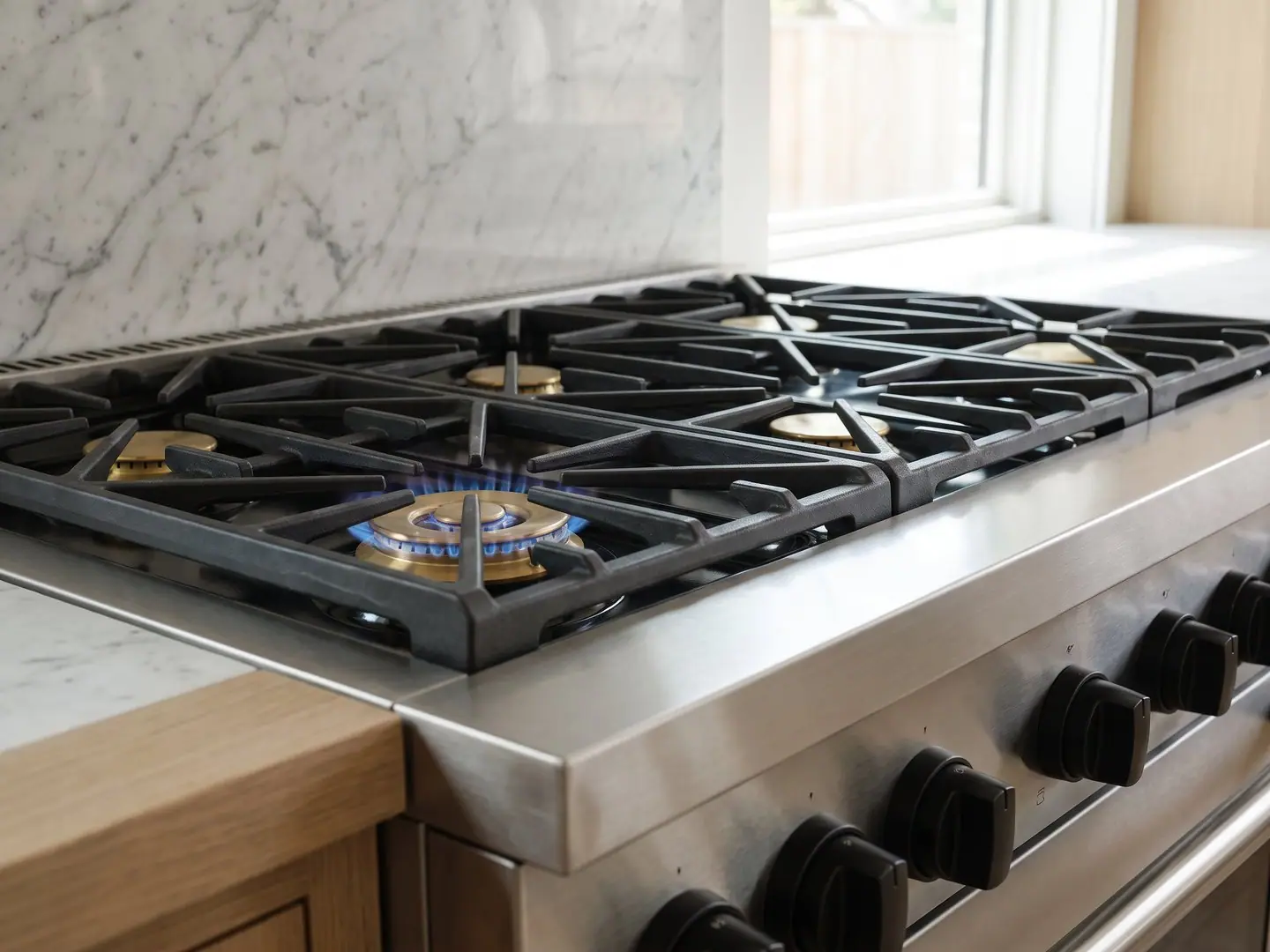 Pro ranges & cooktops — Gas, dual-fuel, induction